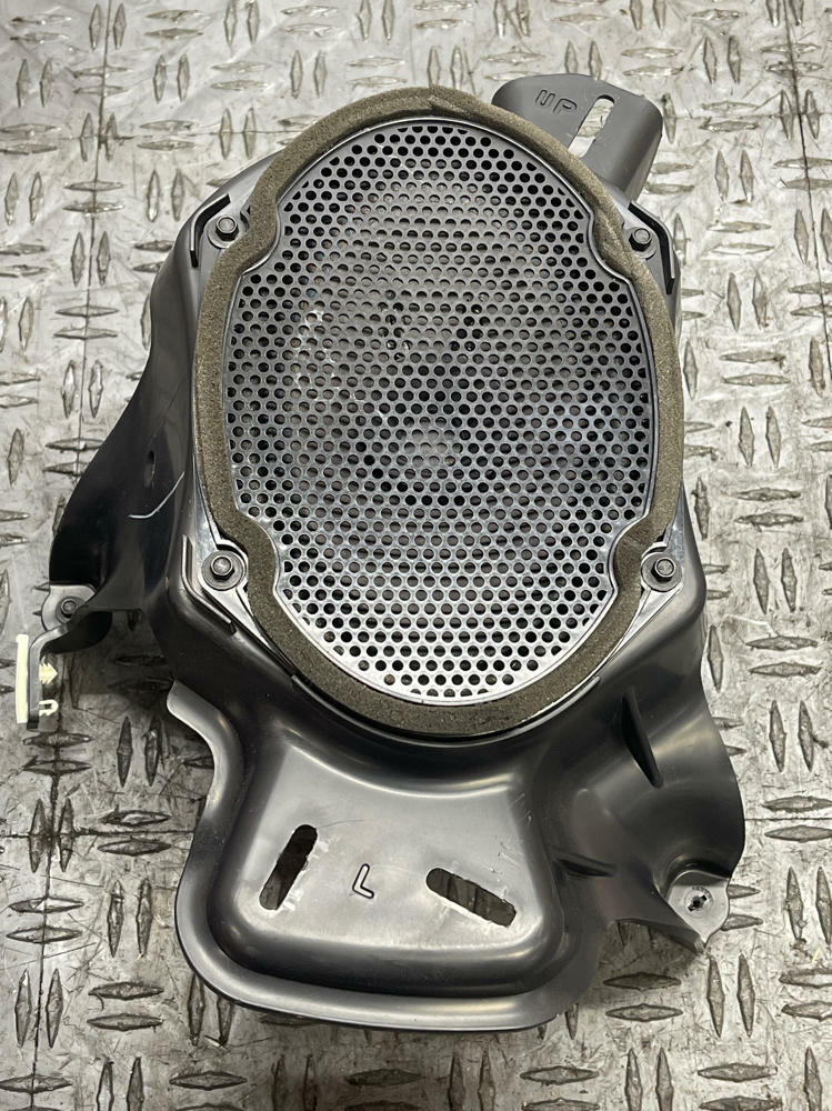 2011-14 Ford Mustang Rear Speakers & Housing 290