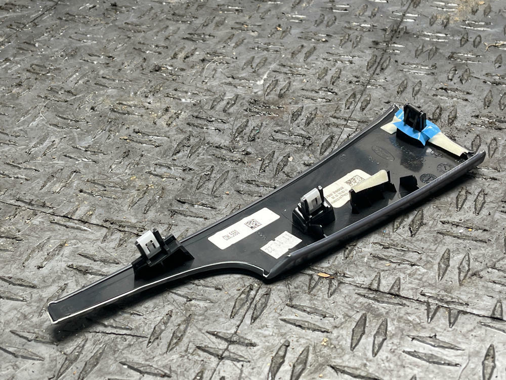 2018-23 Ford Mustang Mach One Pass. RH Lower Dash Trim 291