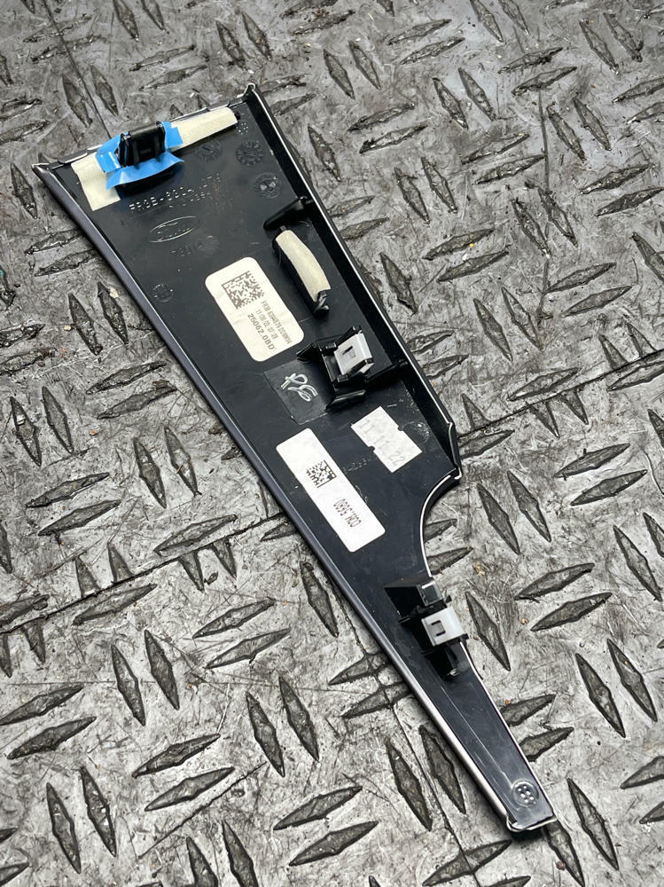 2018-23 Ford Mustang Mach One Pass. RH Lower Dash Trim 291