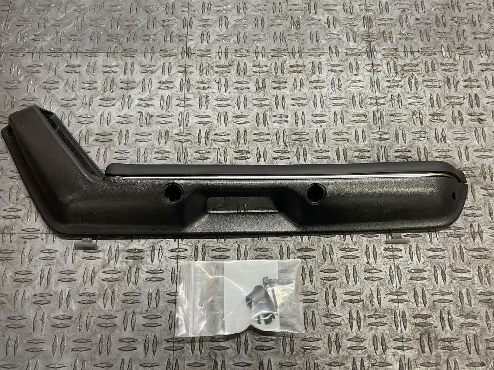 1987-93 Ford Mustang Black RH Passenger Arm Rest 117k Miles 289