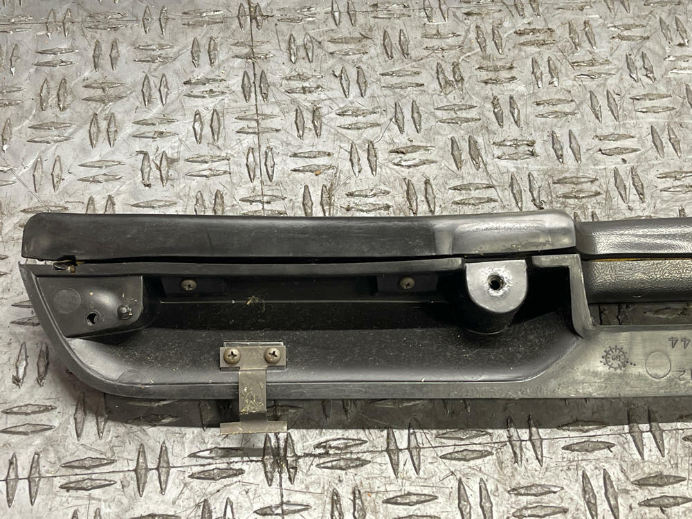 1987-93 Ford Mustang Black RH Passenger Arm Rest 117k Miles 289