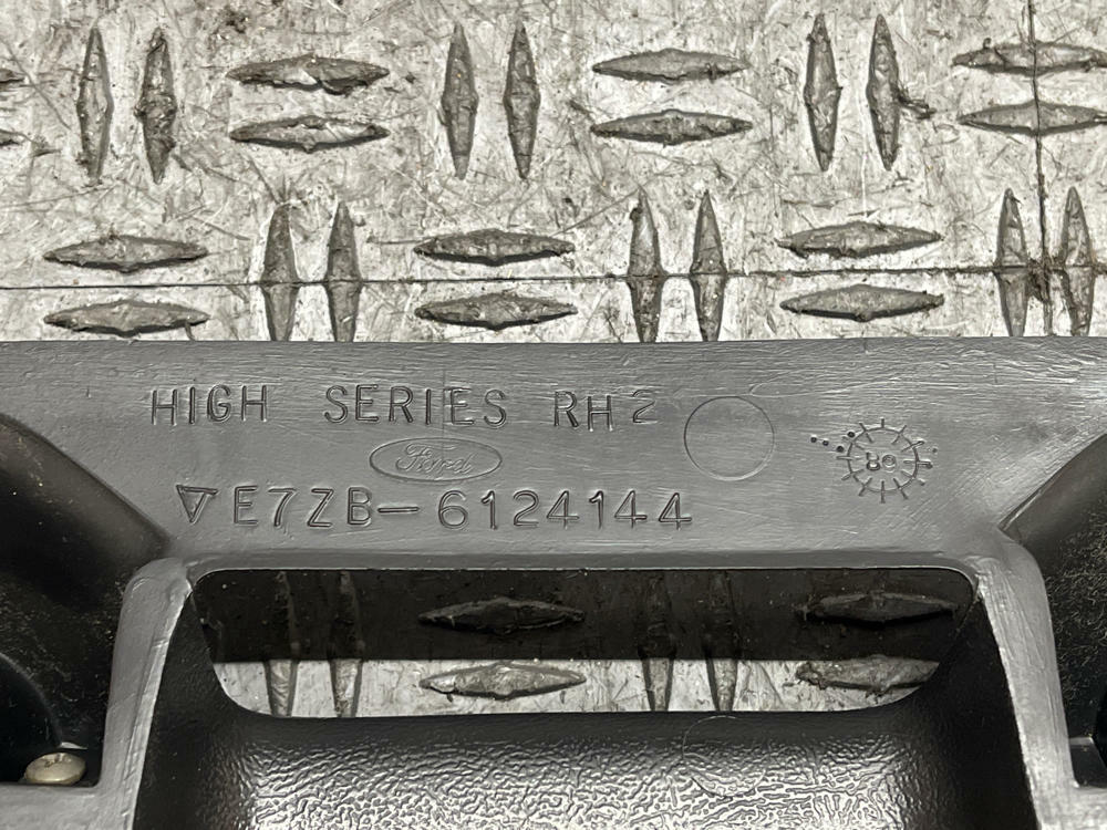 1987-93 Ford Mustang Black RH Passenger Arm Rest 117k Miles 289