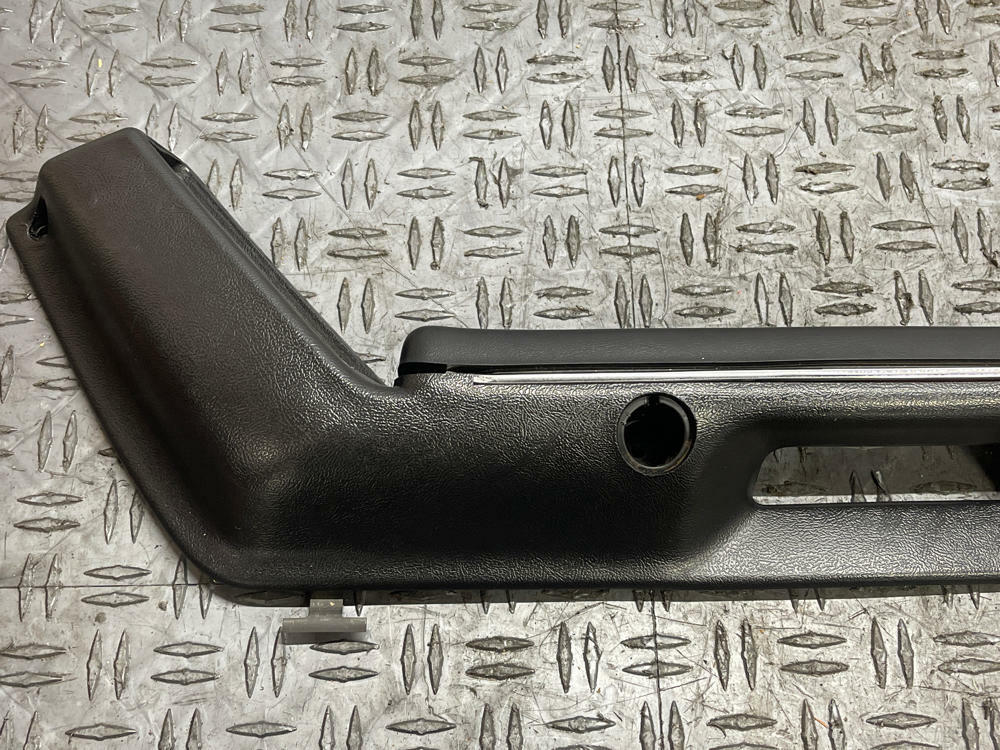 1987-93 Ford Mustang Black RH Passenger Arm Rest 117k Miles 289