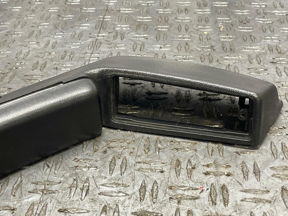 1987-93 Ford Mustang Black RH Passenger Arm Rest 117k Miles 289