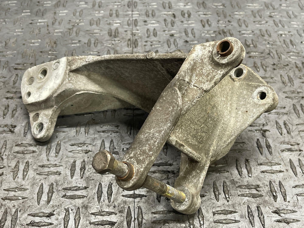 1987-93 Ford Mustang Alternator/Smog Pump Bracket 117k Miles 289