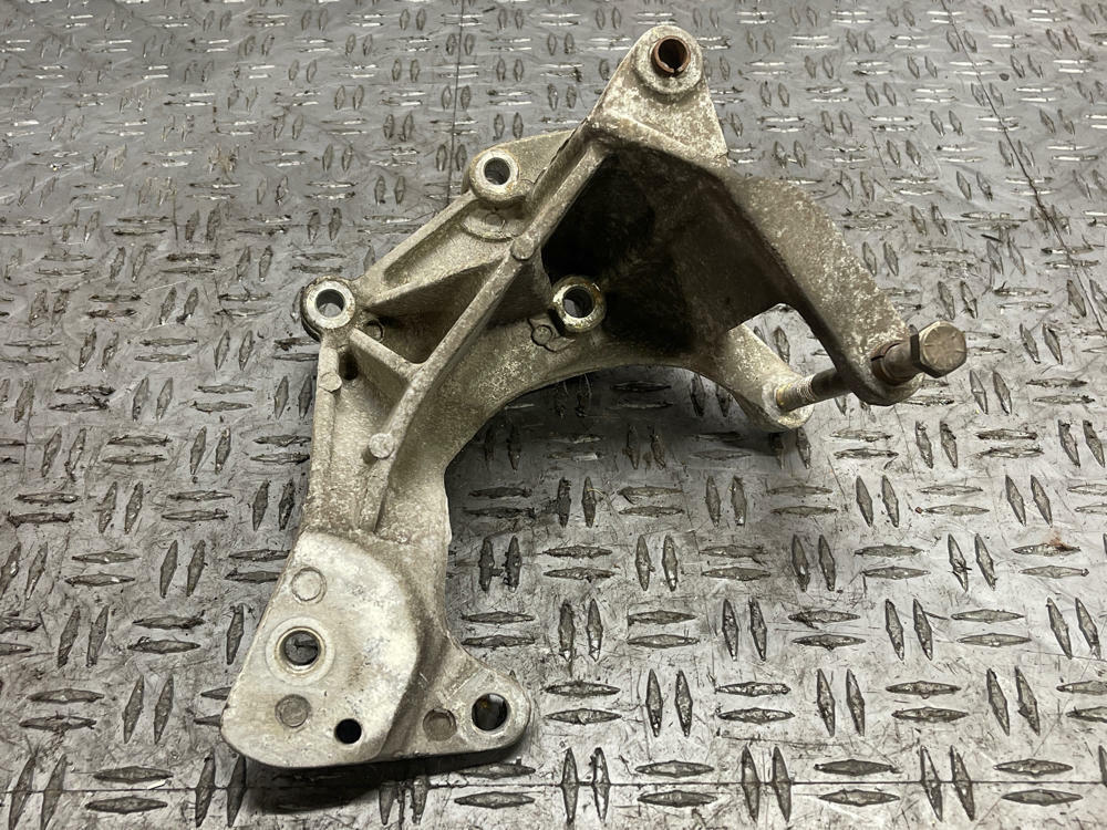 1987-93 Ford Mustang Alternator/Smog Pump Bracket 117k Miles 289
