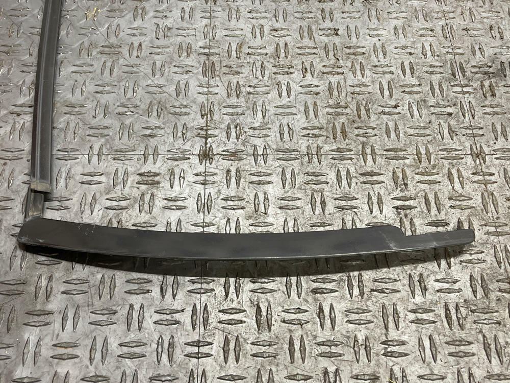 1987-93 Ford Mustang OEM Windshield Trim 289