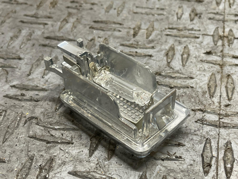 1987-93 Ford Mustang Hatchback Well Light 289