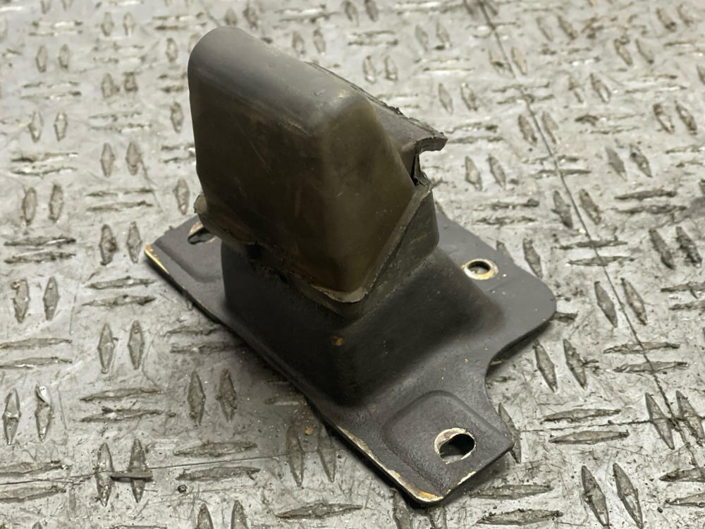 1987-93 Ford Mustang Rear Bump Stop- for 8.8 Axle 117k Miles 289