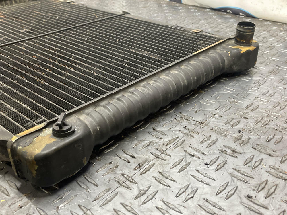 1987-93 Ford Mustang Radiator Assembly 117k Miles 289