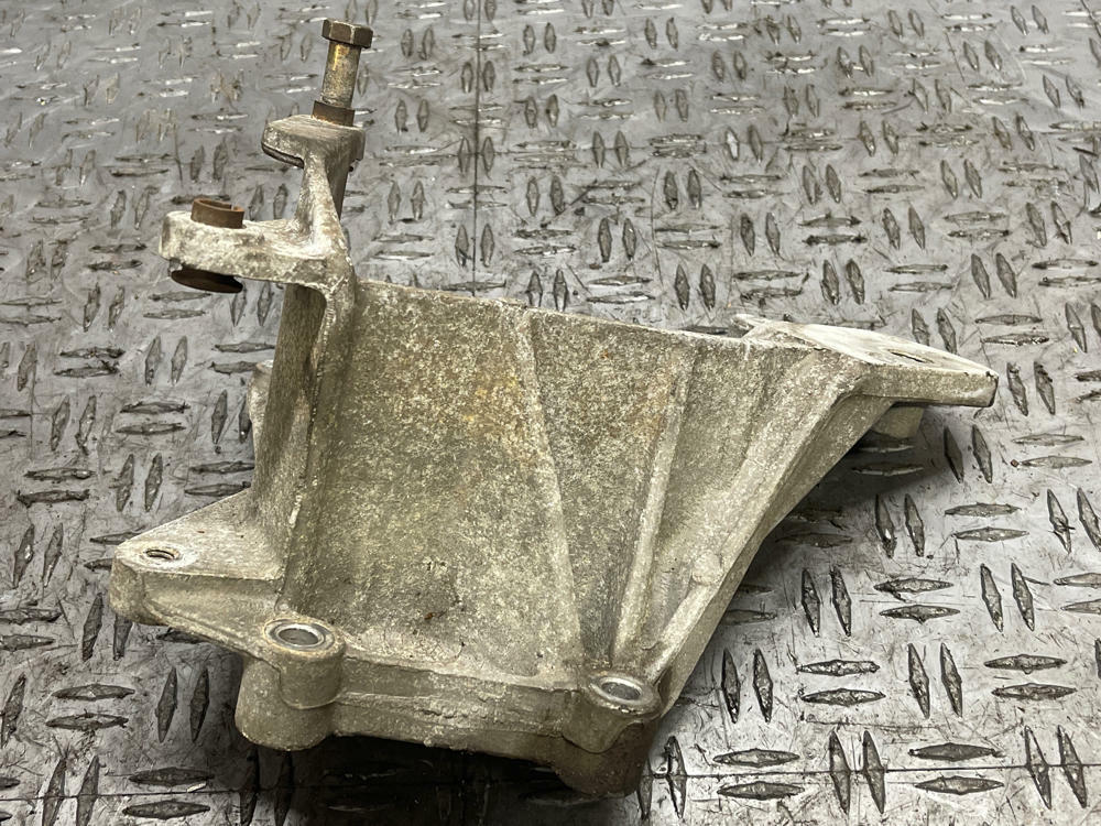 1987-93 Ford Mustang Alternator/Smog Pump Bracket 117k Miles 289