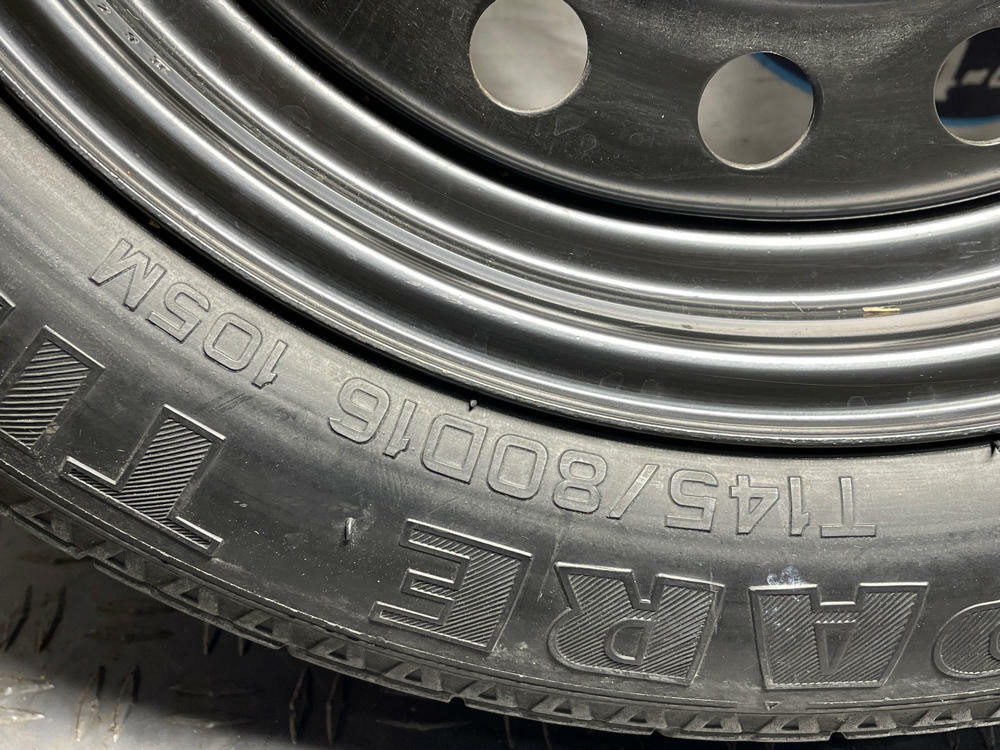 2003-04 Ford Mustang Mach One Full Size Spare Tire Kit 17" 19k Miles 296