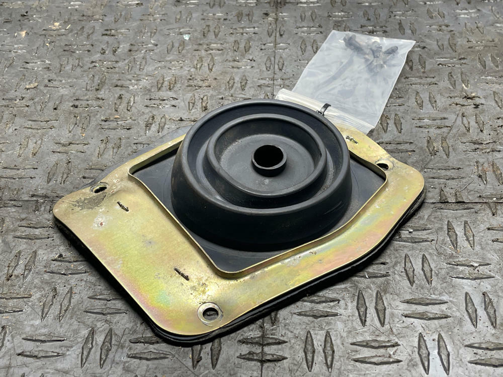 1999-04 Ford Mustang Roush GT OEM Shifter Isolater Rubber & Plate- NICE 293