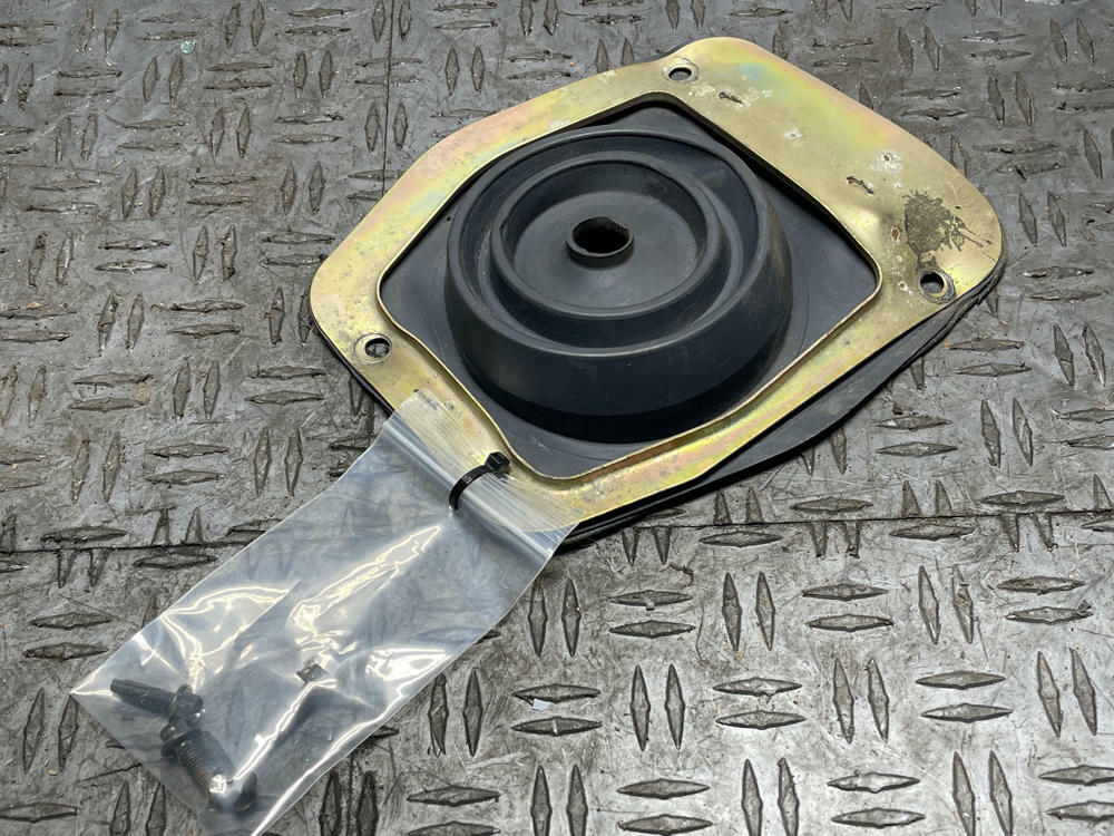 1999-04 Ford Mustang Roush GT OEM Shifter Isolater Rubber & Plate- NICE 293