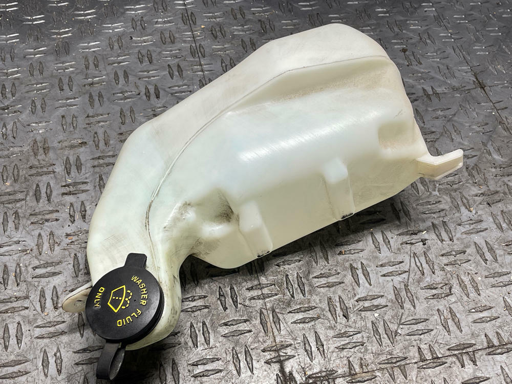 2003-04 Ford Mustang Mach One OEM Windshield Wiper Reservoir 19k Miles 296