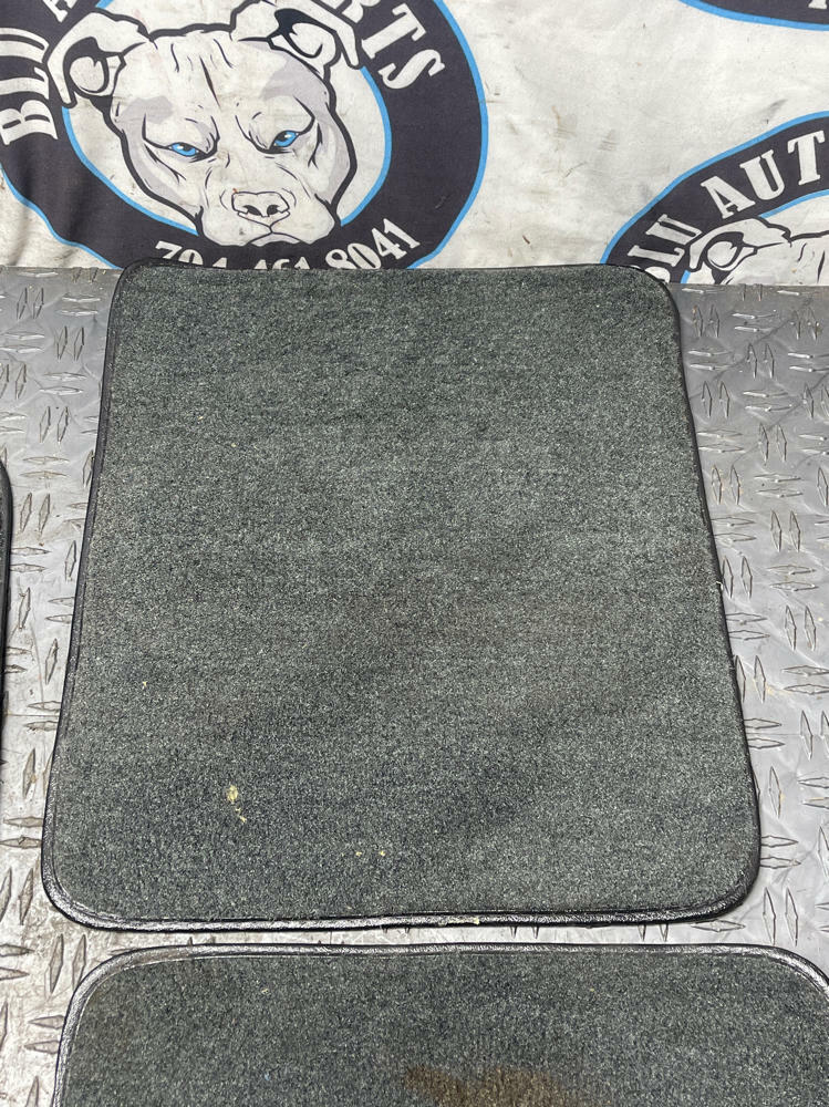 2003-04 Ford Mustang Mach One Mach One Floor Mat Set- 19k Miles 296