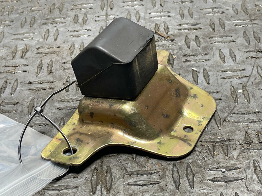 2003-04 Ford Mustang Mach One Rear Bump Stop 19k Miles- FOR SRA 8.8 296