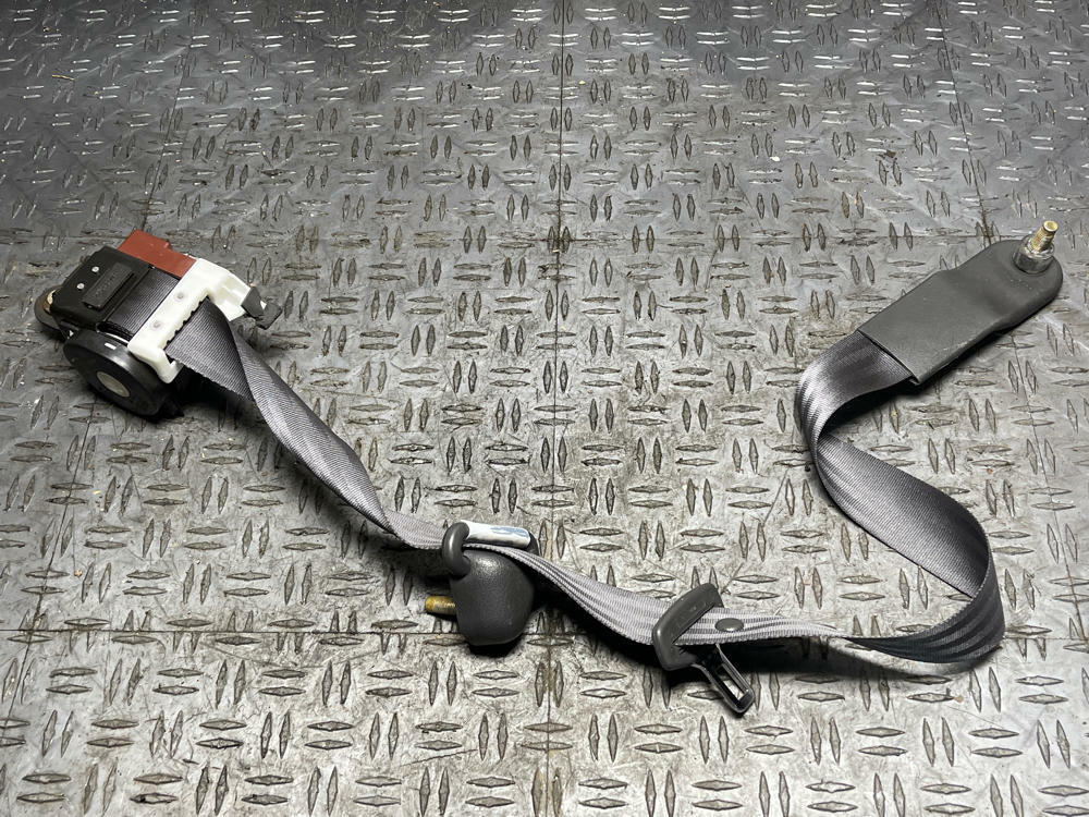 2003-04 Ford Mustang Mach One Passenger Front RH Belt- FOR COUPE 19k Miles 296
