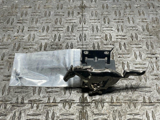 2003-04 Ford Mustang Mach One Running Pony Grille Emblem 19k Miles 296
