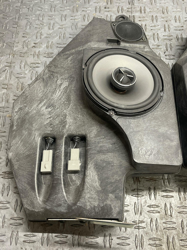 2003-04 Ford Mustang SVT Cobra Convertible Rear Speaker Box Assemblies 295