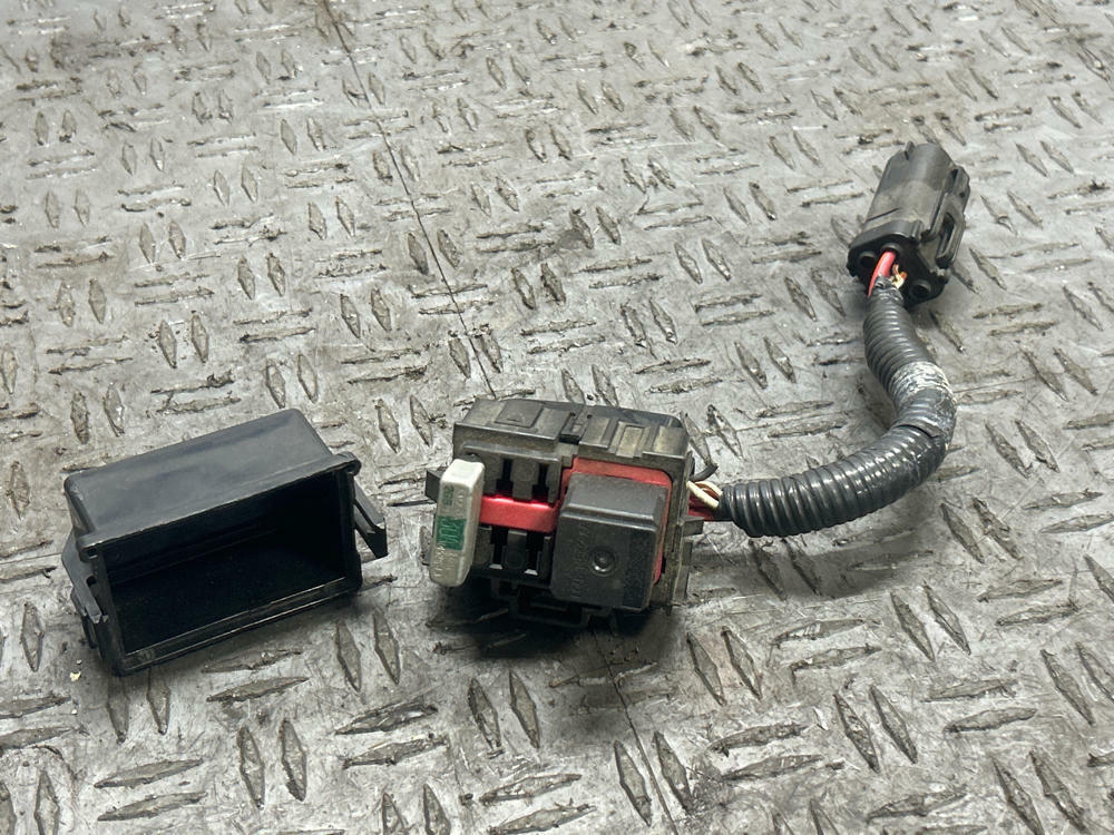 2003-04 Ford Mustang SVT Cobra Heat Exchanger/Fan Relay Module 295
