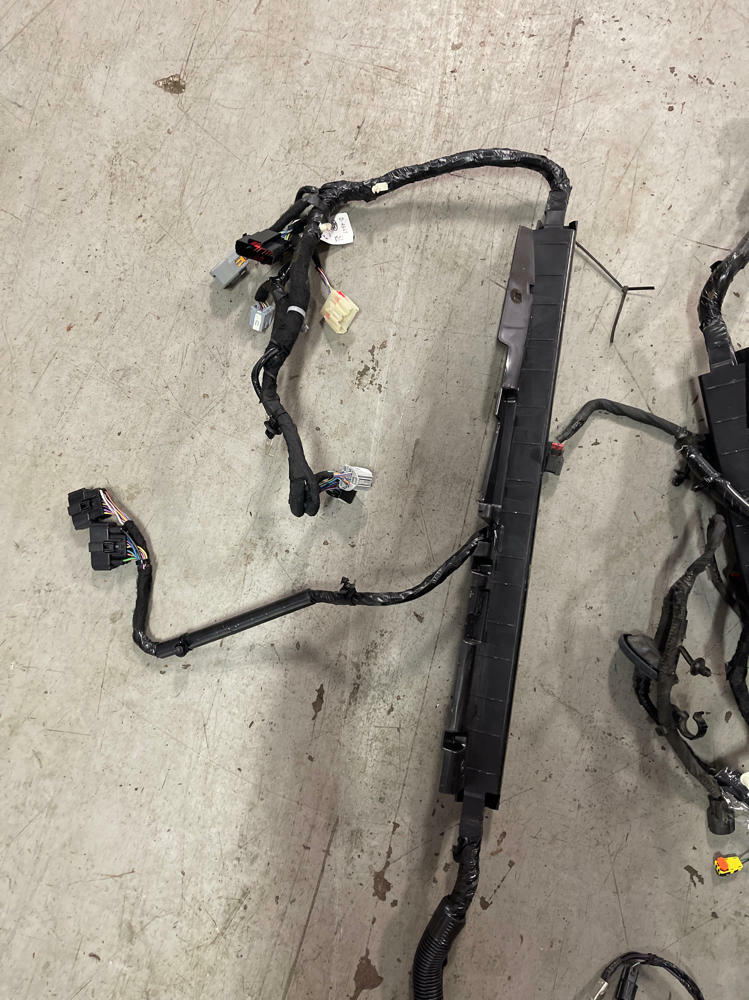 2015-17 Ford Mustang GT Body Harness- for Premium Auto Trans Cars 297