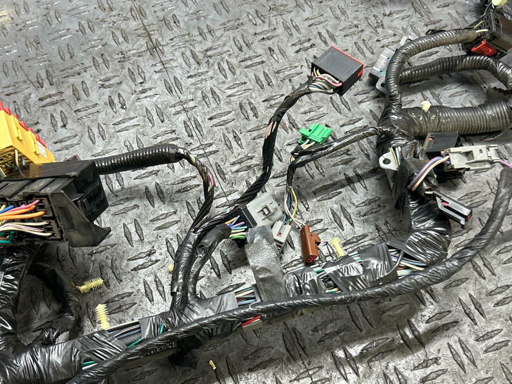 2001-03 Ford Mustang GT Dash Harness  295