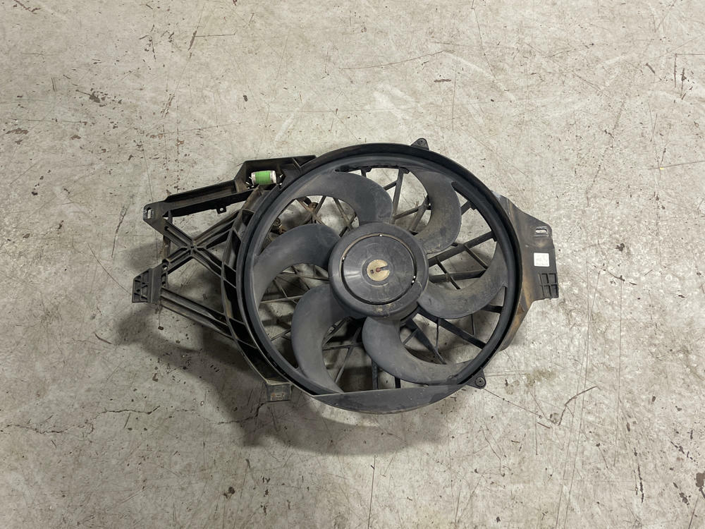 2001-04 Ford Mustang Cooling Fan 300