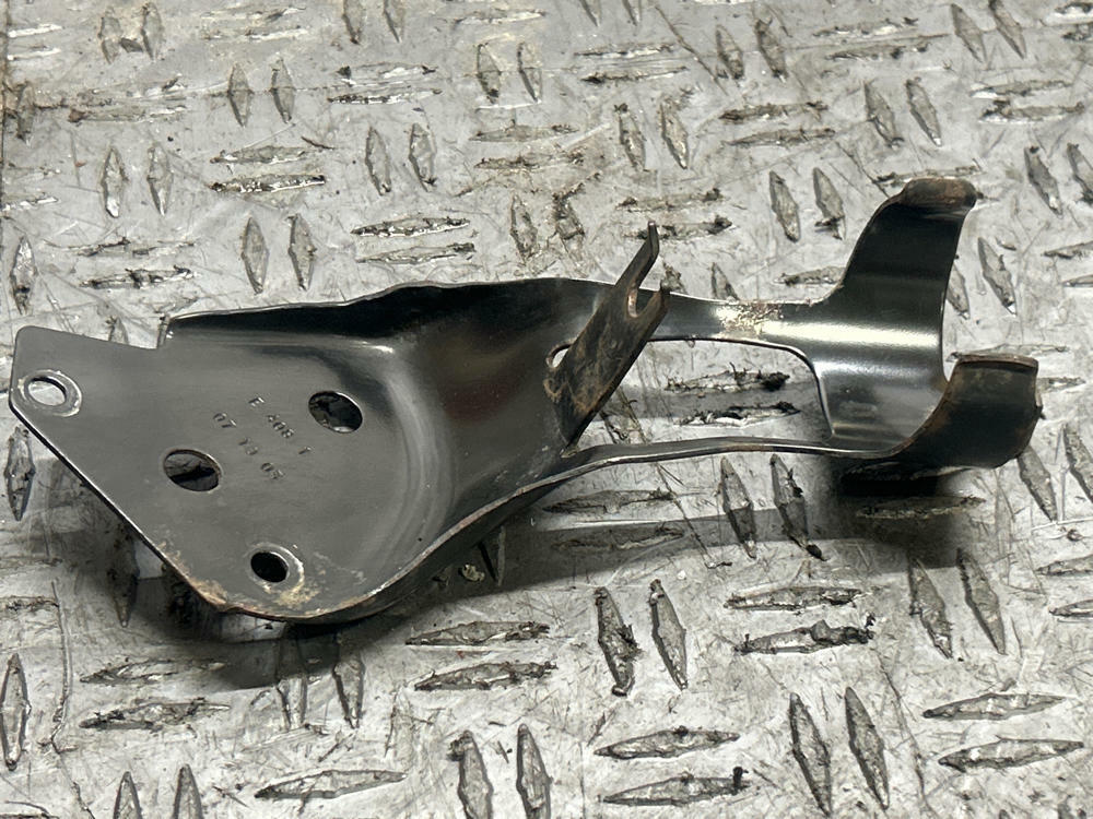 2003-04 Ford Mustang SVT Cobra Fuel Filter Mounting Bracket 295