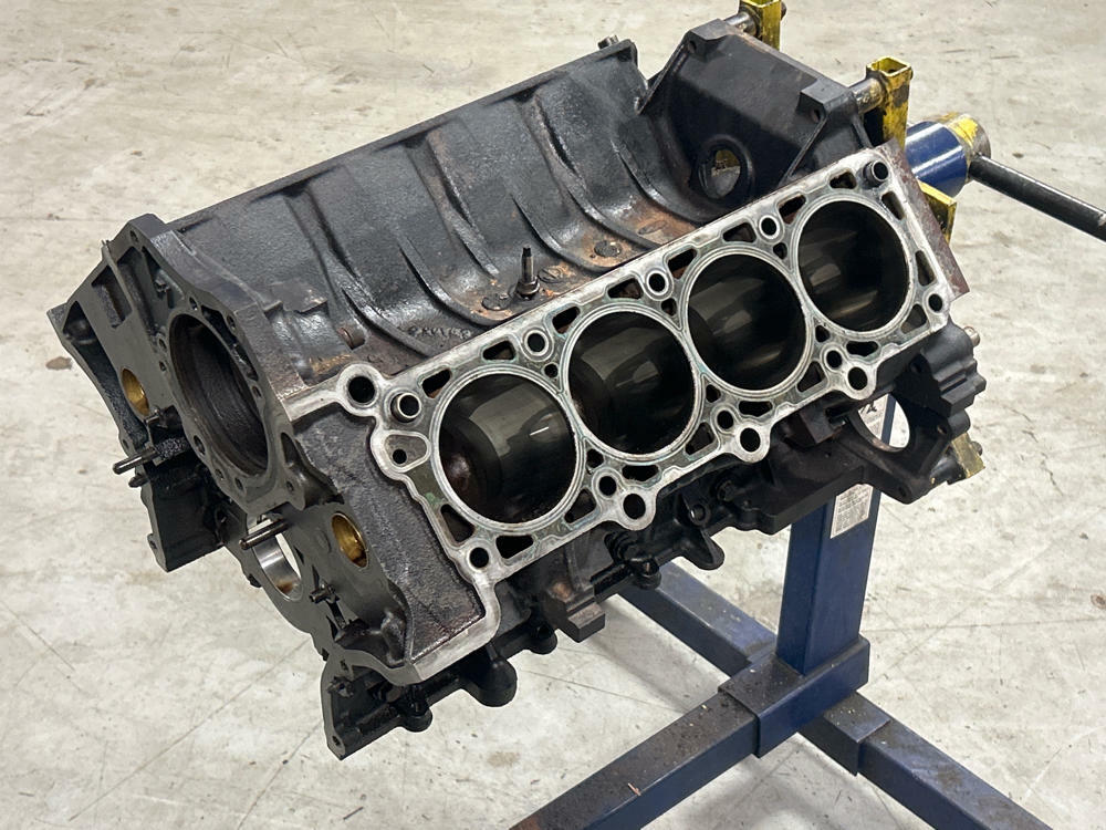 1999-04 Ford Mustang Roush GT Iron Standard Bore Block 281 4.6 SVT Saleen