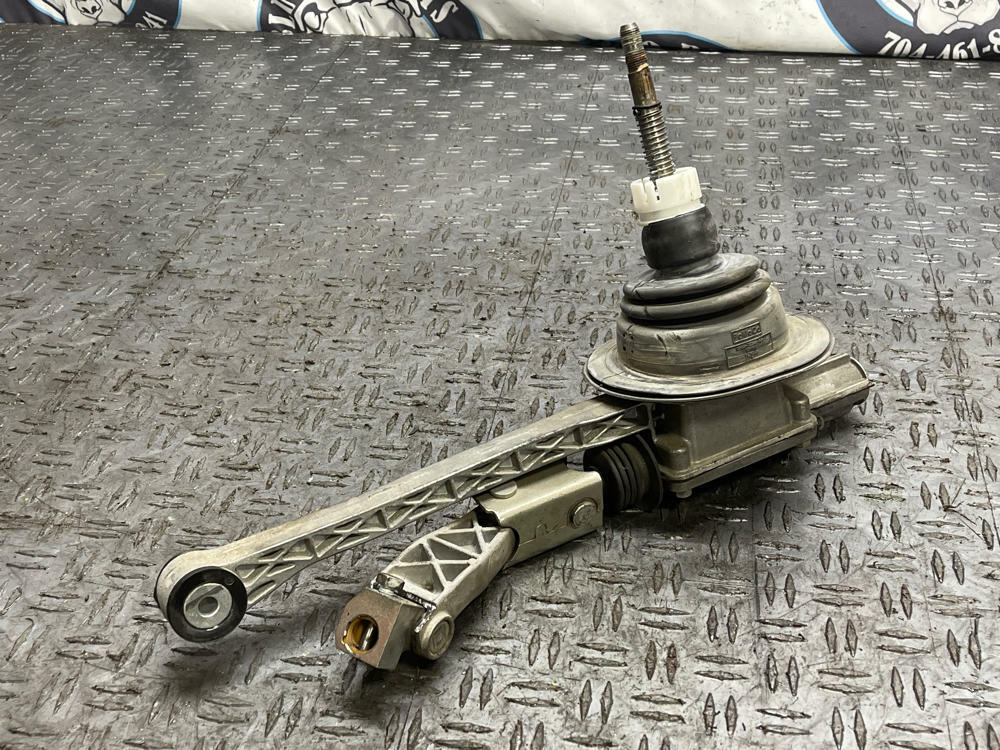 2018-23 Ford Mustang GT OEM MT82 Shifter Assembly 301