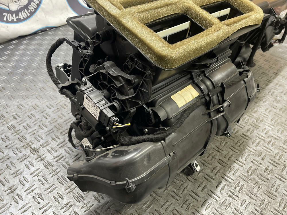 2018-23 Ford Mustang GT Dual Zone Climate Control HVAC Box 301