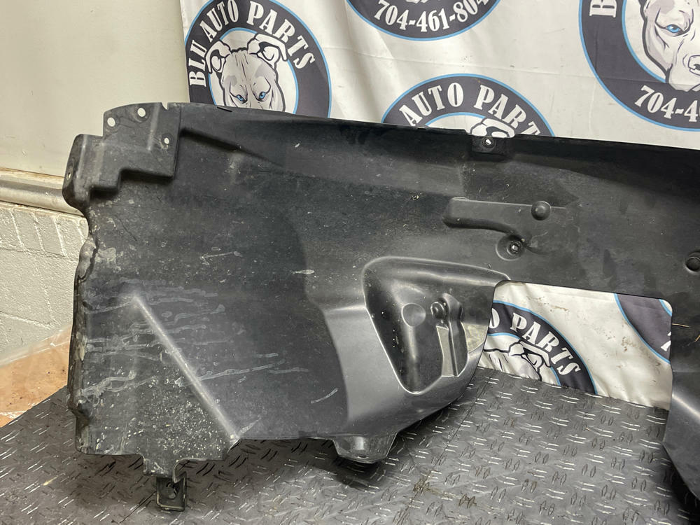 2018-23 Ford Mustang Mach One/PP1 Pass. Front RH Wheel Well- Air Duct Incld. 299