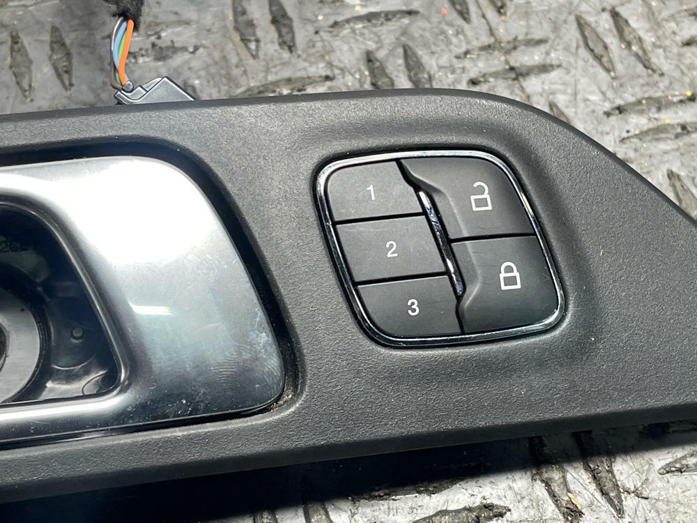 2018-23 Ford Mustang Mach One Interior Driver LH Door Handle w/ Seat Memeory 299