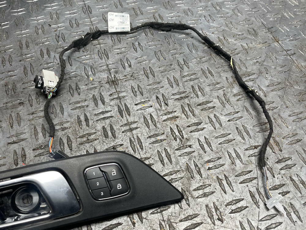 2018-23 Ford Mustang Mach One Interior Driver LH Door Handle w/ Seat Memeory 299