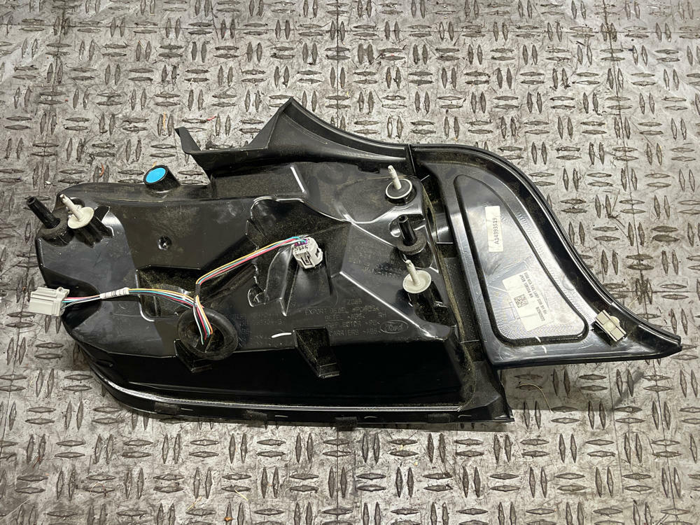 2018-23 Ford Mustang Mach One OEM Pass. RH Tail Light Assembly 299