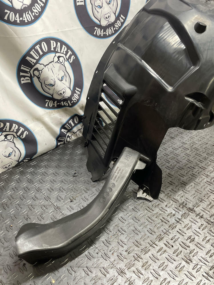 2018-23 Ford Mustang Mach One/PP1 Pass. Front RH Wheel Well- Air Duct Incld. 299
