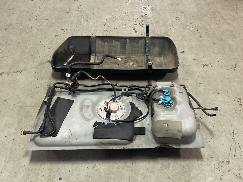 2003-04 Ford Mustang SVT Cobra Fuel Tank Assembly