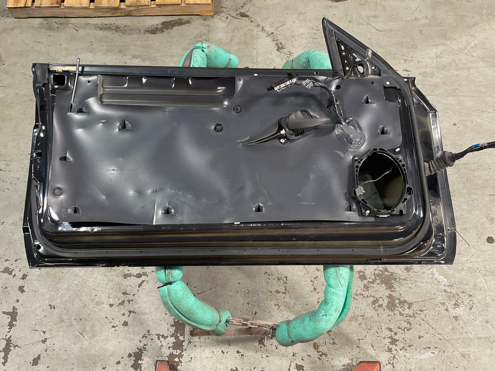2003-04 Ford Mustang SVT Cobra Driver LH Door UA Black 36k Miles 305