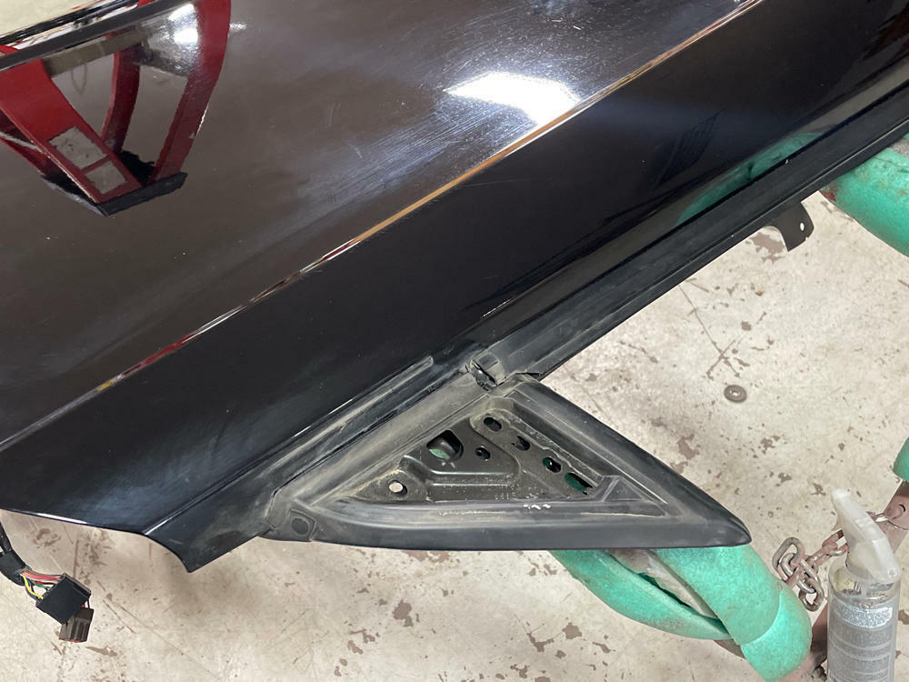 2003-04 Ford Mustang SVT Cobra Passenger RH Door UA Black 36k Miles 305