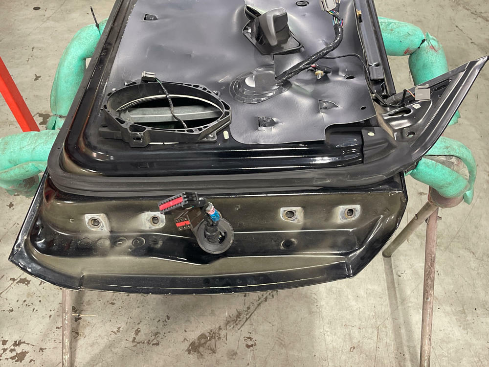 2003-04 Ford Mustang SVT Cobra Driver LH Door UA Black 36k Miles 305