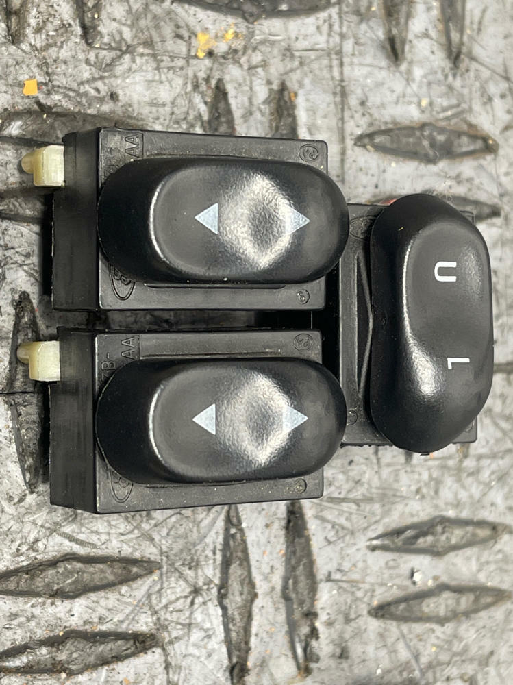 2003-04 Ford Mustang SVT Cobra Coupe Door Switches 36k Miles 305