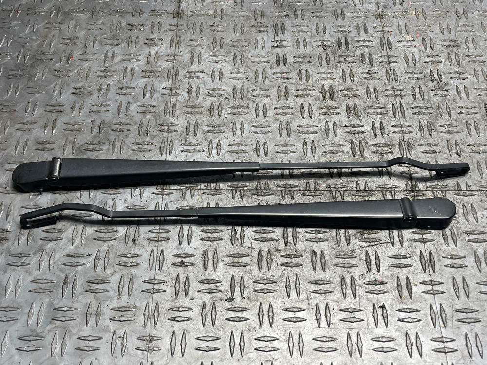 2003-04 Ford Mustang SVT Cobra OEM Wiper Arm Pair 305