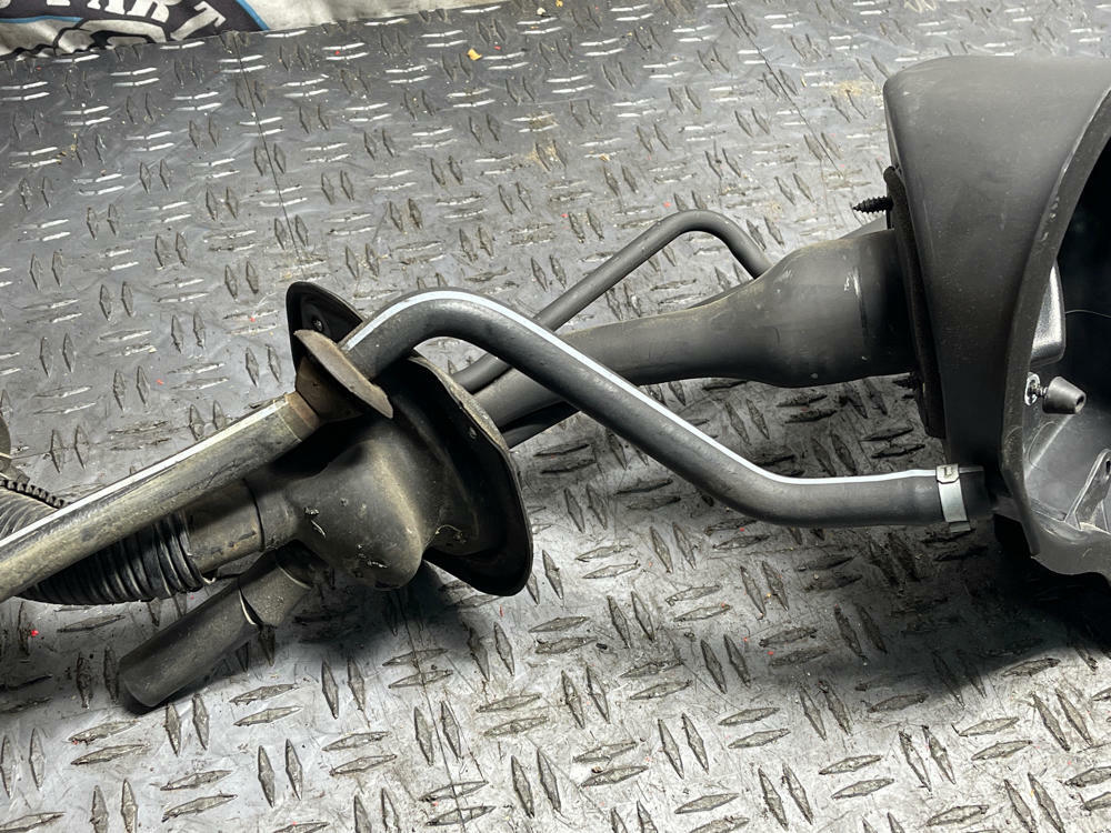 2003-04 Ford Mustang SVT Cobra Fuel Filler Neck Assembly 305