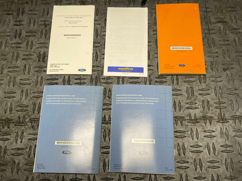 2003-04 Ford Mustang SVT Cobra Owners Manual/Press Kit- NICE 305