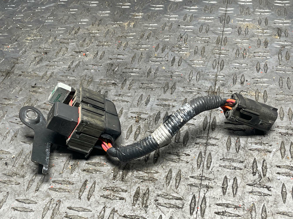 2003-04 Ford Mustang SVT Cobra OEM Heat Exchanger Pump/Fan Relay 305