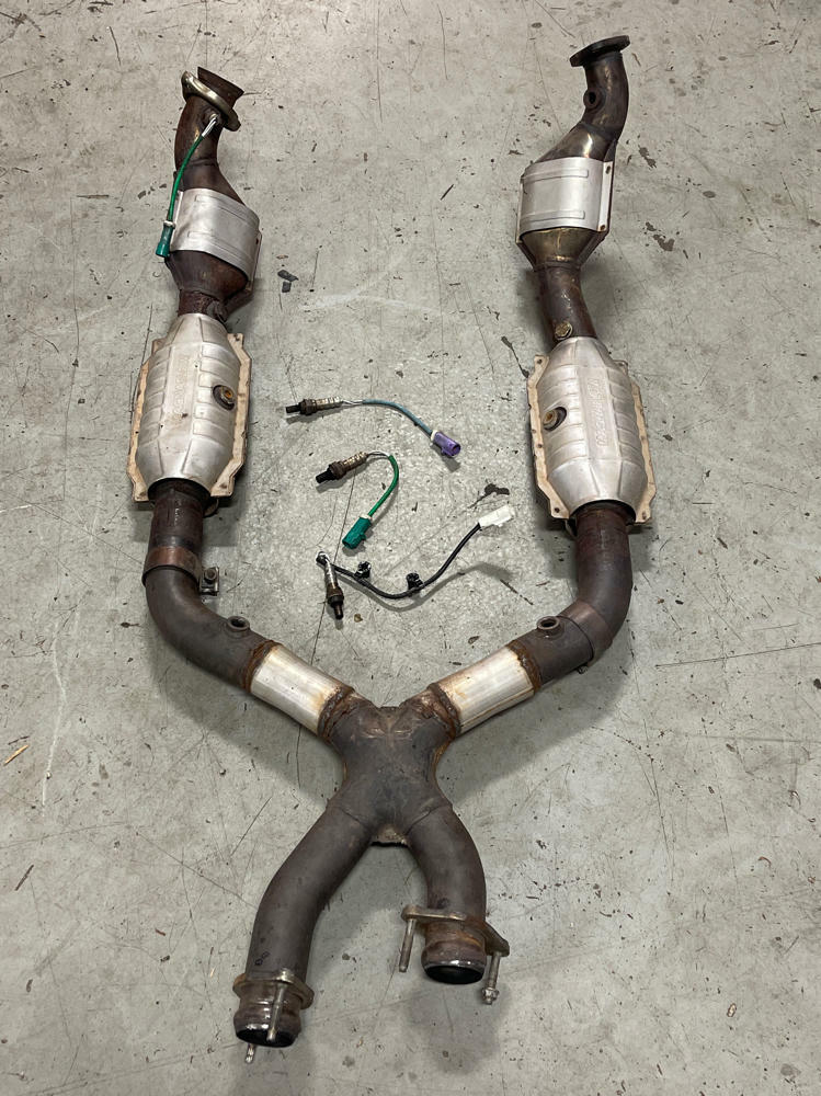 2003-04 Ford Mustang SVT Cobra MagnaFlow Catted X-Pipe Assembly 305