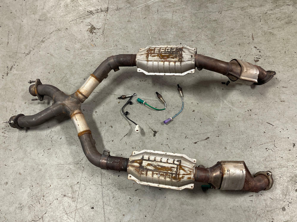 2003-04 Ford Mustang SVT Cobra MagnaFlow Catted X-Pipe Assembly 305
