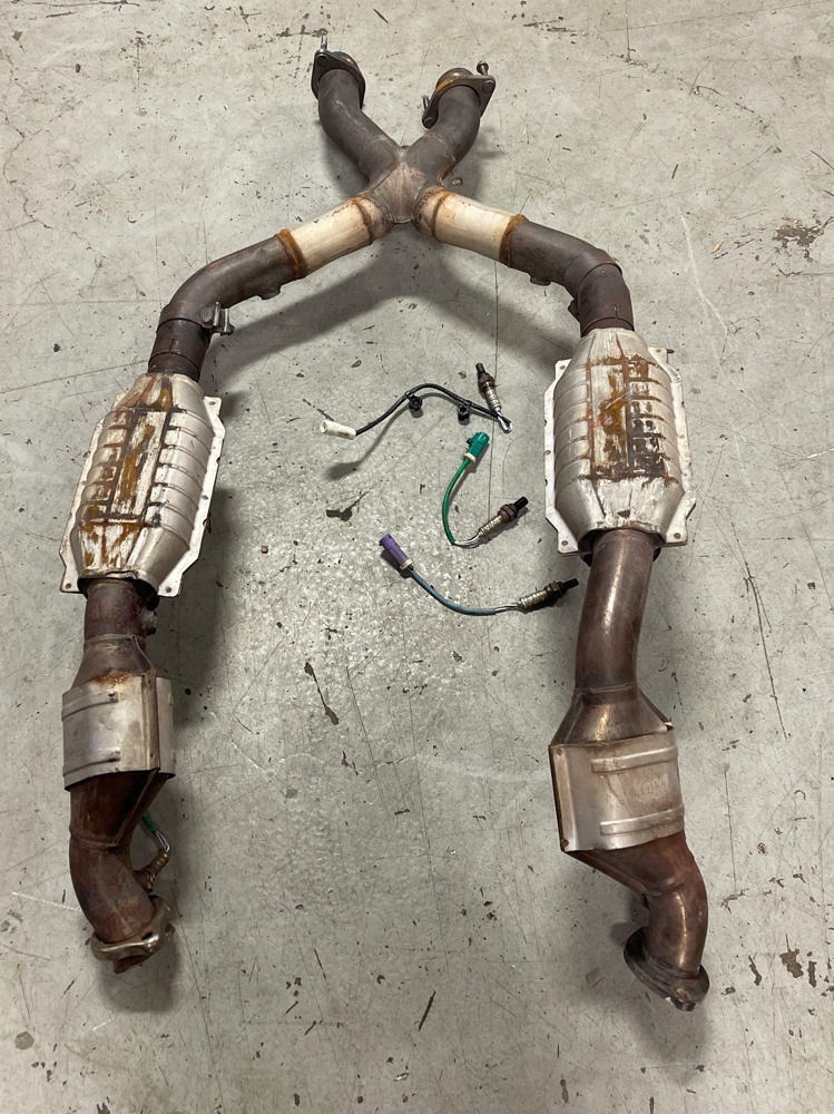 2003-04 Ford Mustang SVT Cobra MagnaFlow Catted X-Pipe Assembly 305