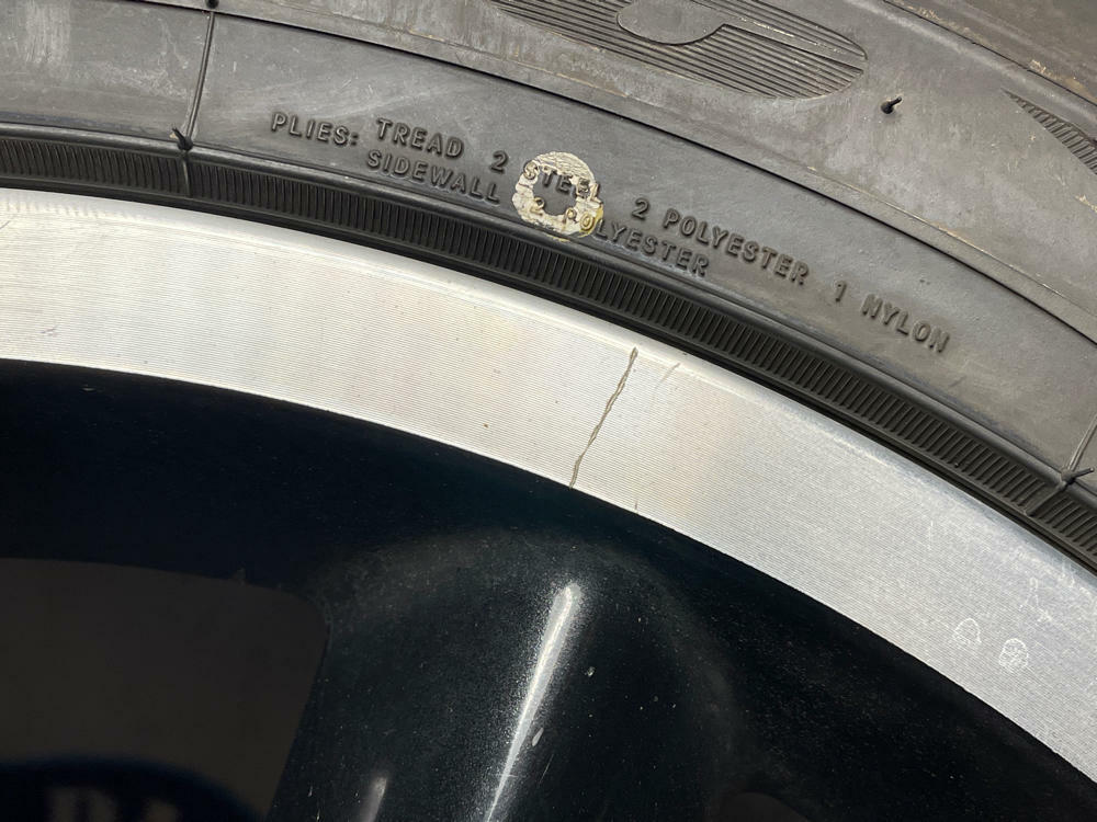 2011-14 Ford Mustang Boss 302 OEM Front Wheel & Tire 87k Mile 307